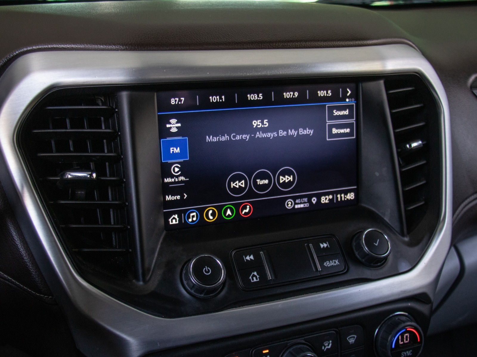 Vehicle image 19 of 25