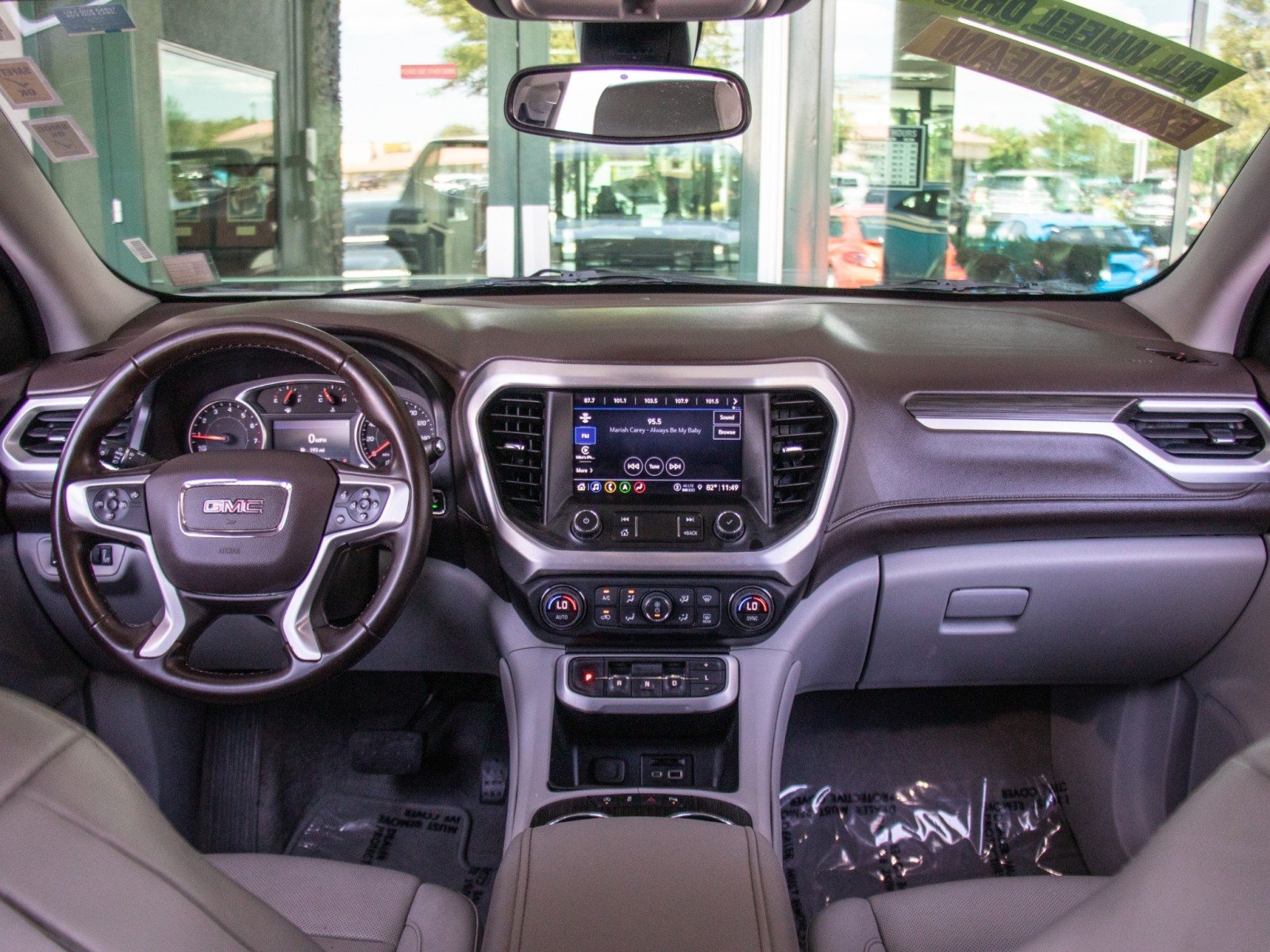 Vehicle image 17 of 25