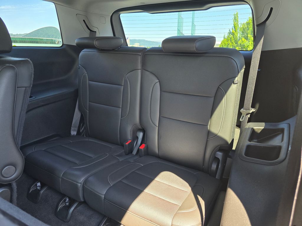 Vehicle image 16 of 31
