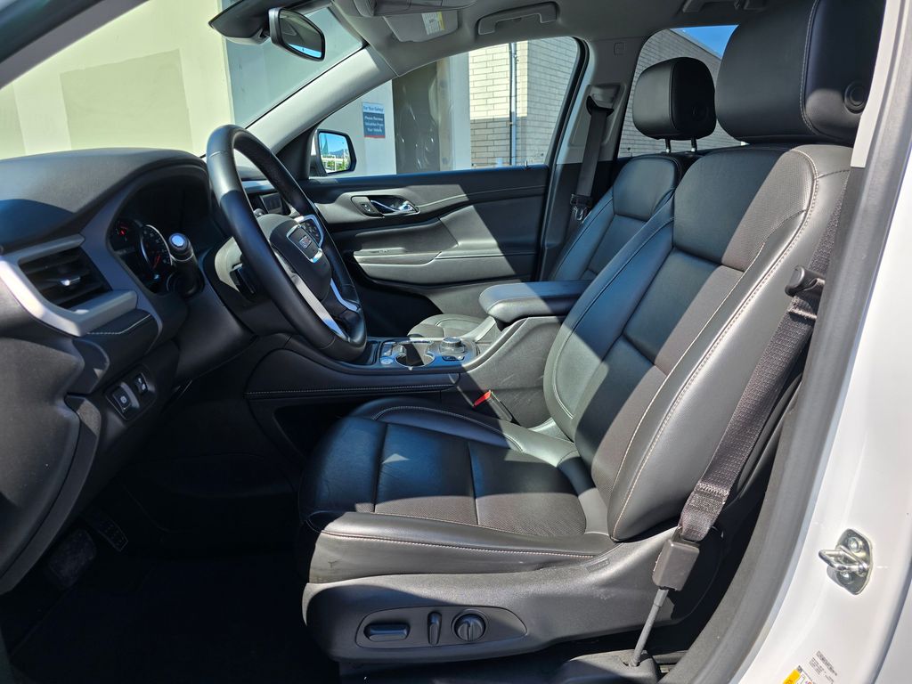 Vehicle image 18 of 31
