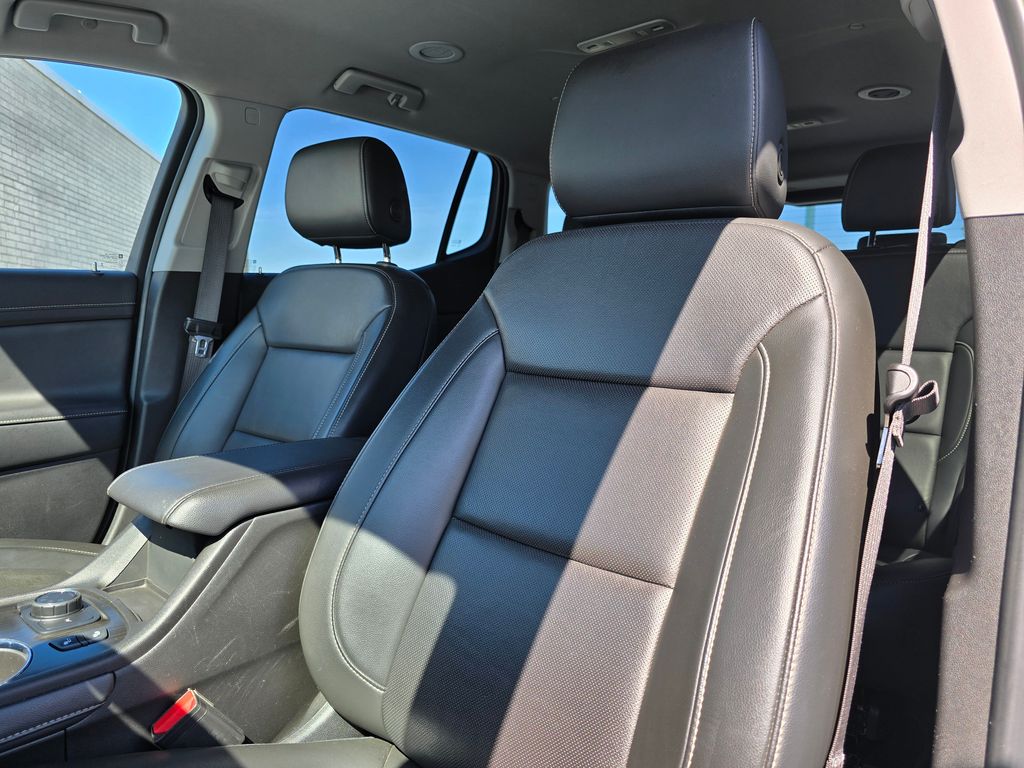 Vehicle image 14 of 31