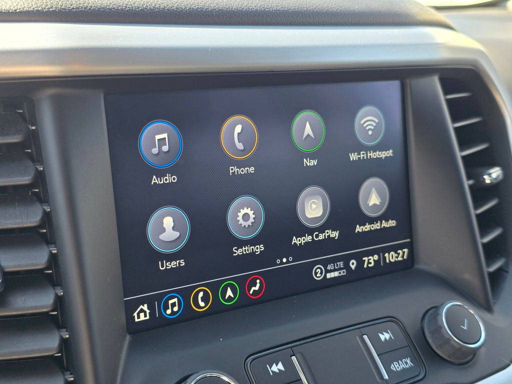 Vehicle image 25 of 31