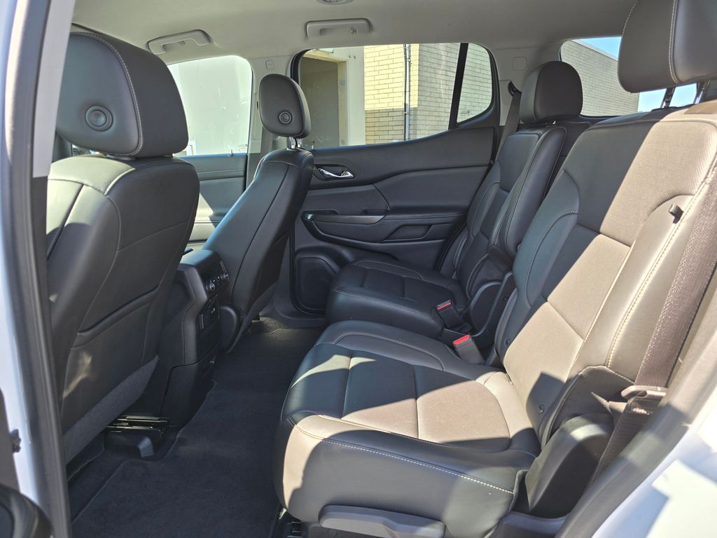 Vehicle image 17 of 31