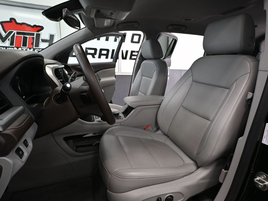 Vehicle image 23 of 57