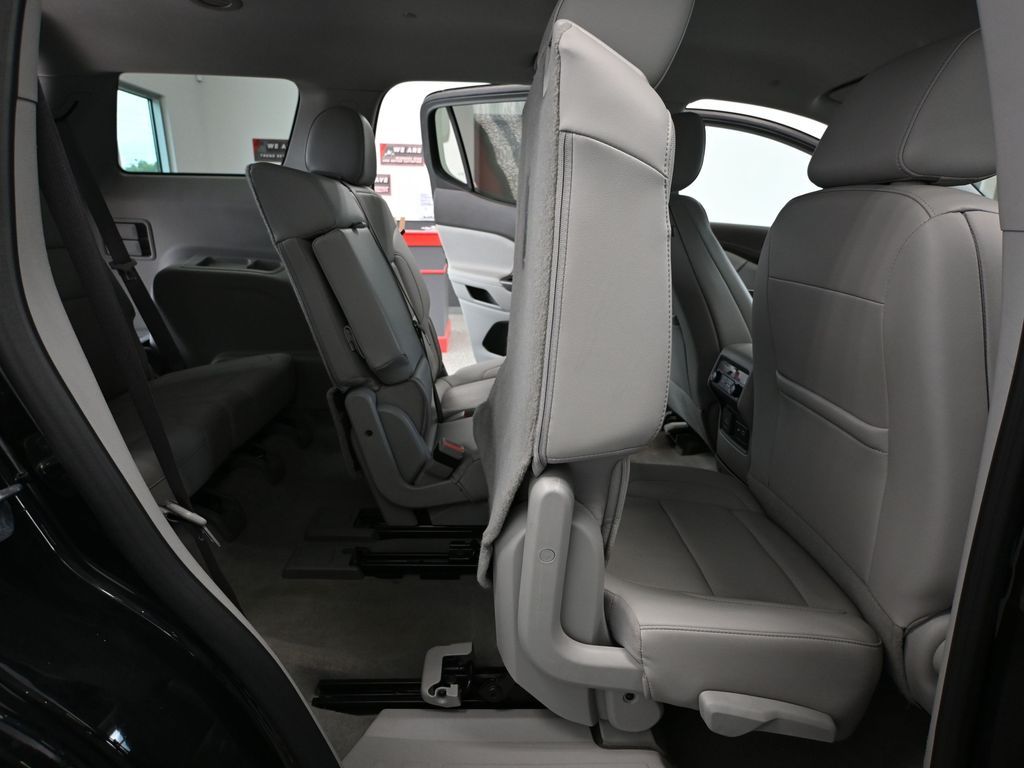 Vehicle image 47 of 57