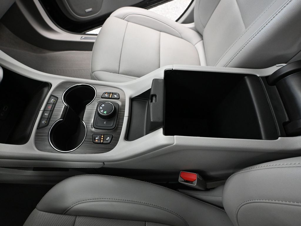 Vehicle image 34 of 57