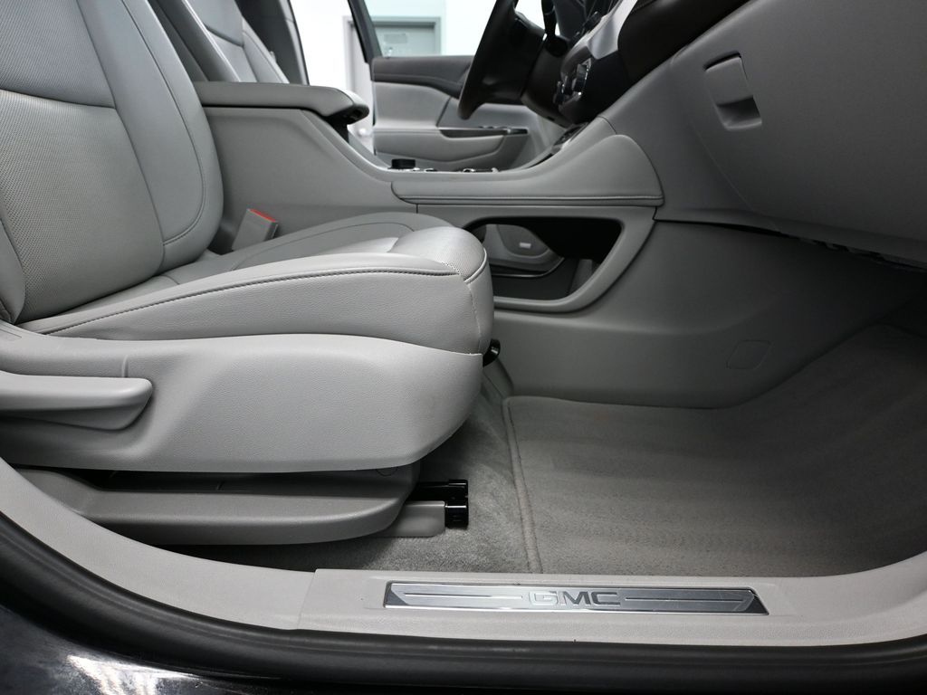 Vehicle image 53 of 57