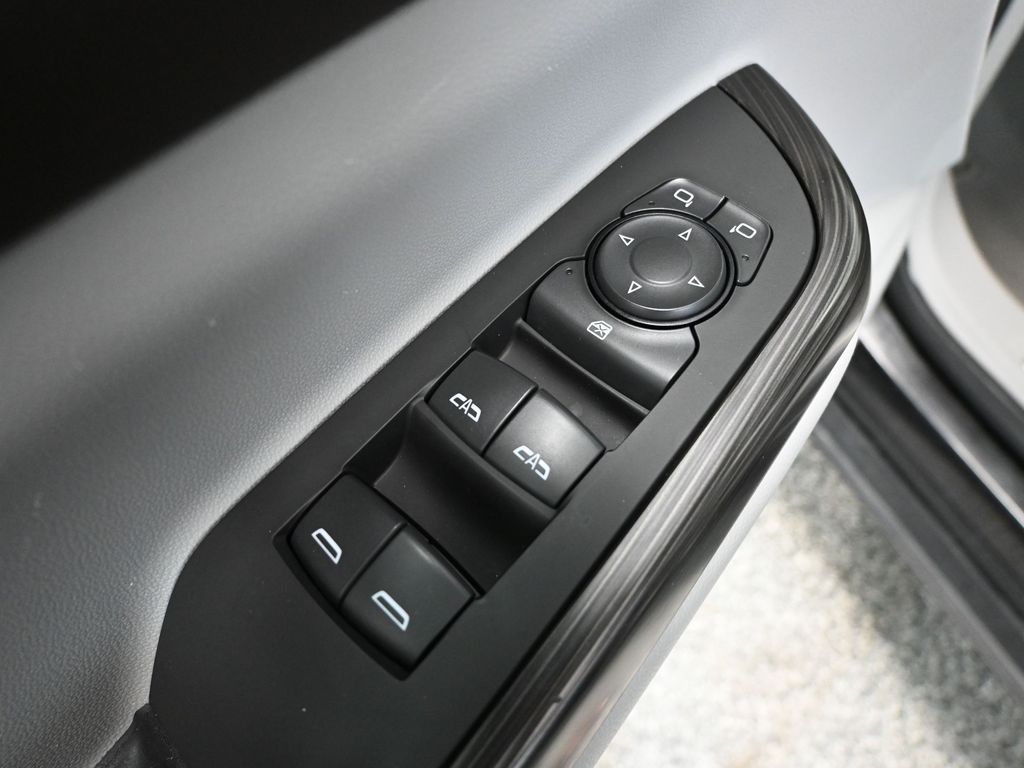 Vehicle image 18 of 57