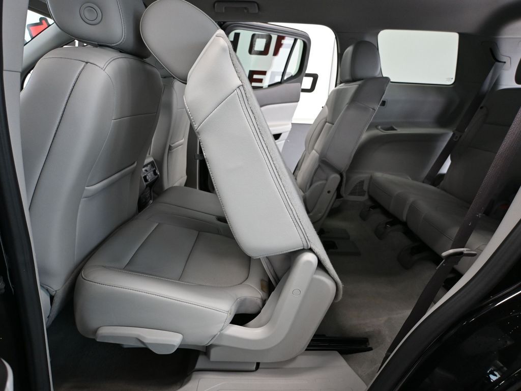 Vehicle image 41 of 57