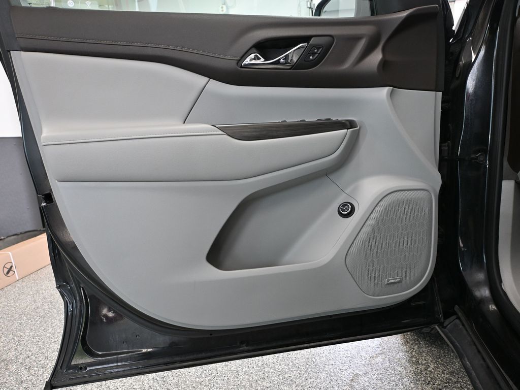 Vehicle image 16 of 57
