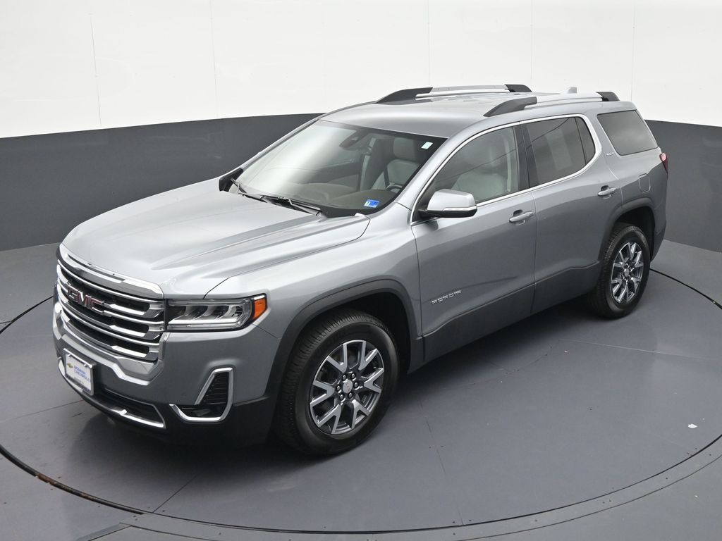 2023 GMC Acadia SLT Image 2 of 44