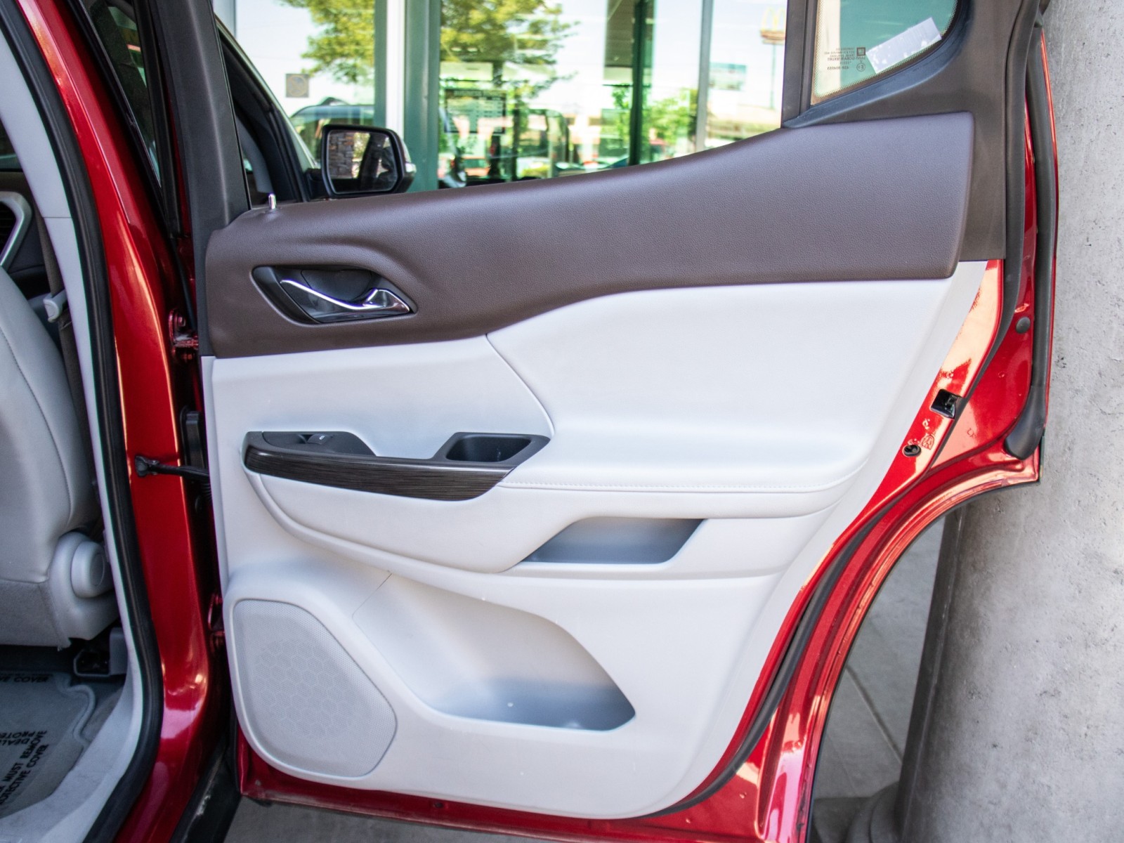 Vehicle image 22 of 30