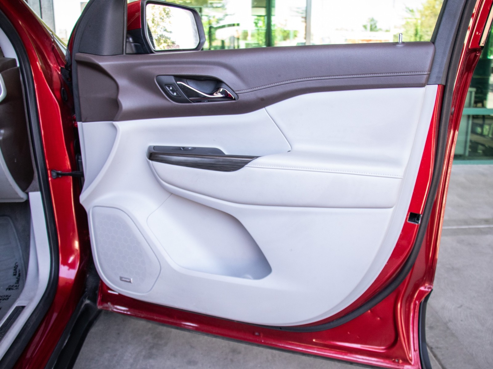 Vehicle image 18 of 30