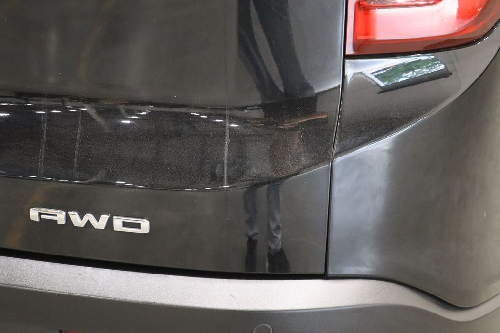 Vehicle image 43 of 45