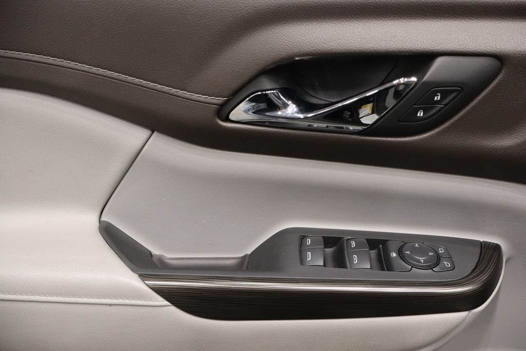 Vehicle image 14 of 45