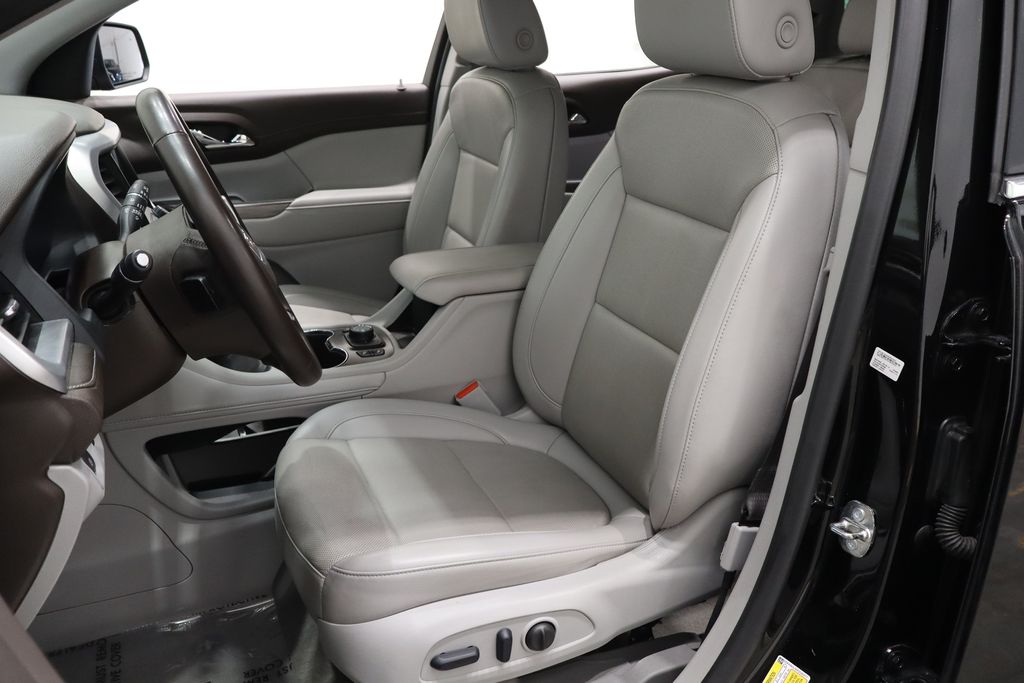 Vehicle image 9 of 45