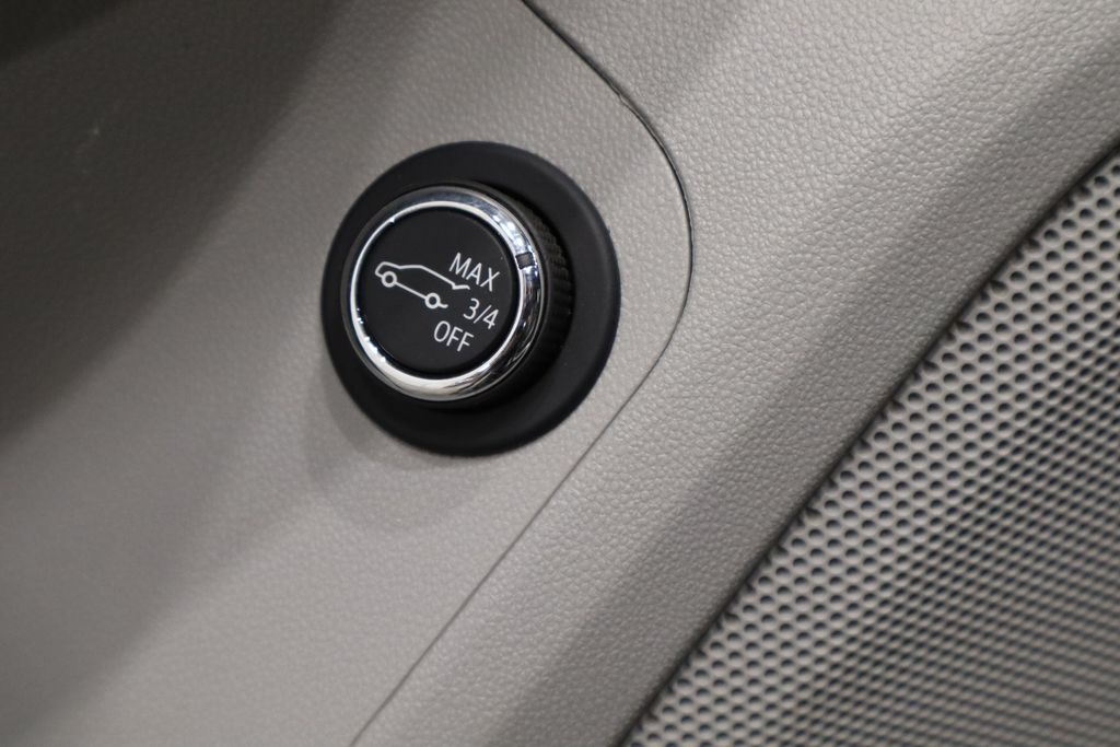 Vehicle image 16 of 45