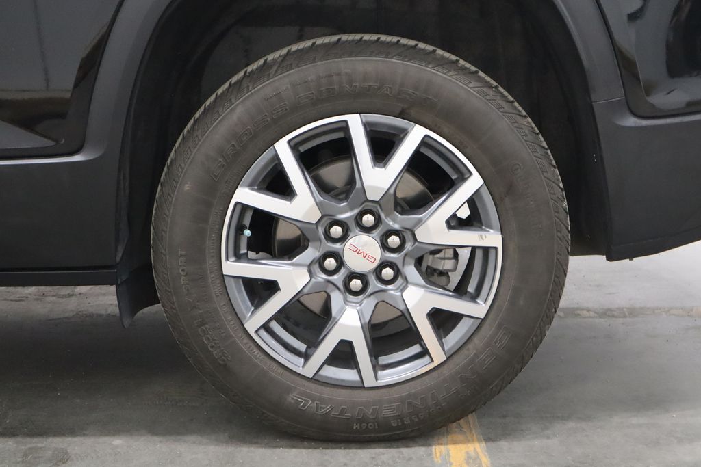 Vehicle image 41 of 45