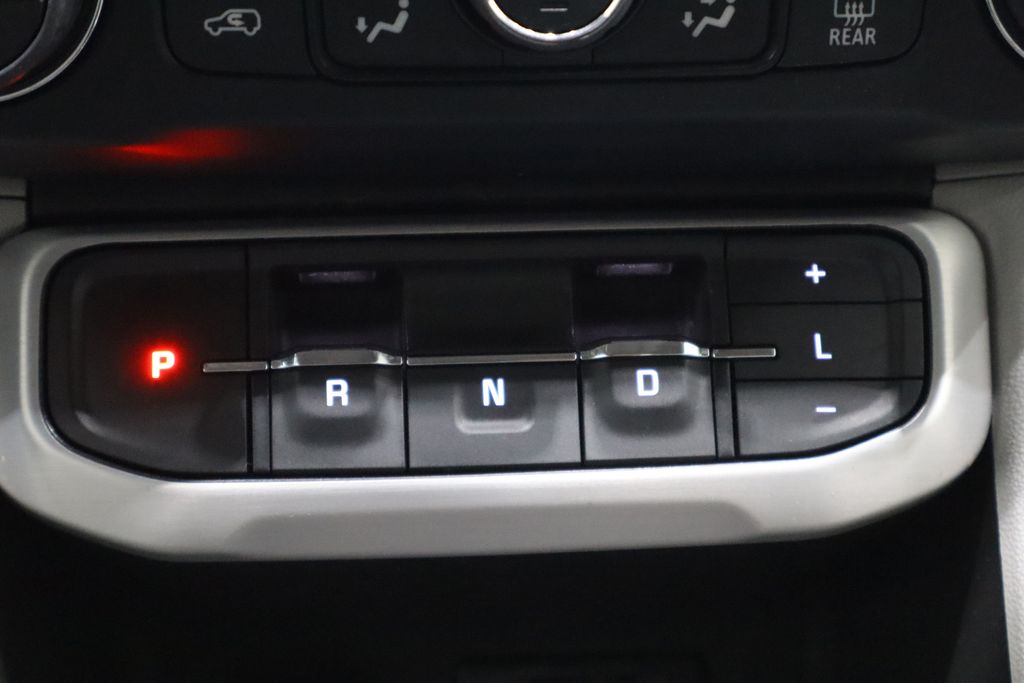 Vehicle image 37 of 45