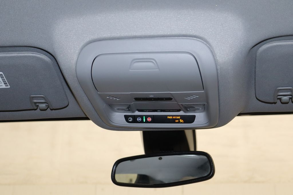 Vehicle image 25 of 45