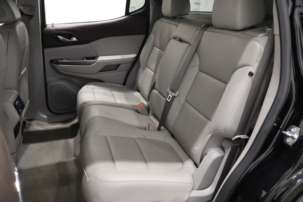 Vehicle image 10 of 45