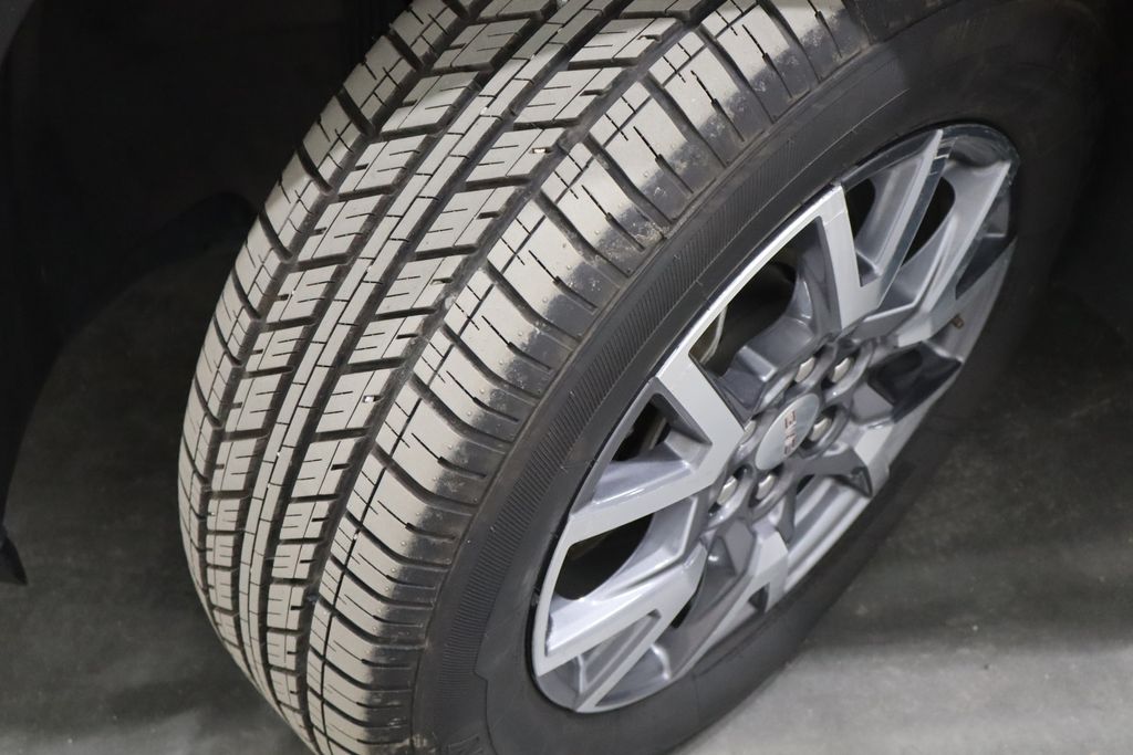 Vehicle image 40 of 45