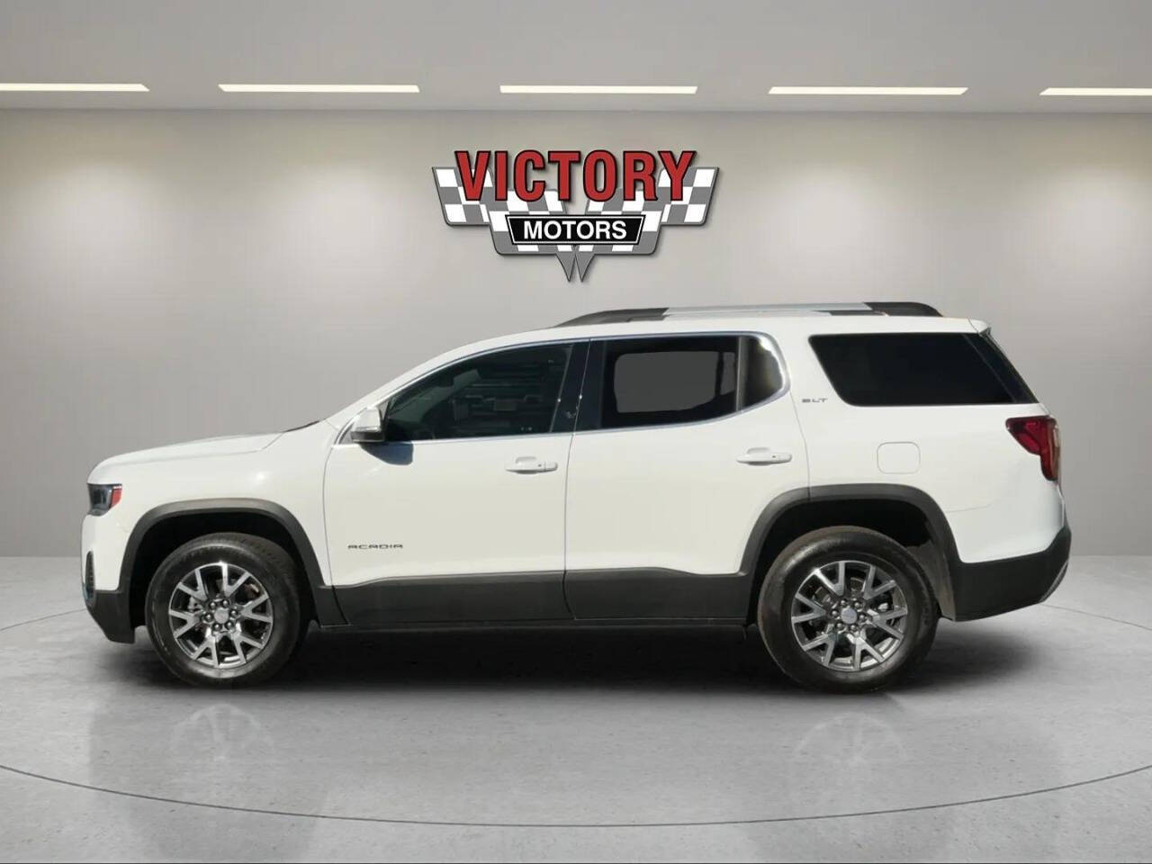 2023 GMC Acadia SLT Image 8 of 29