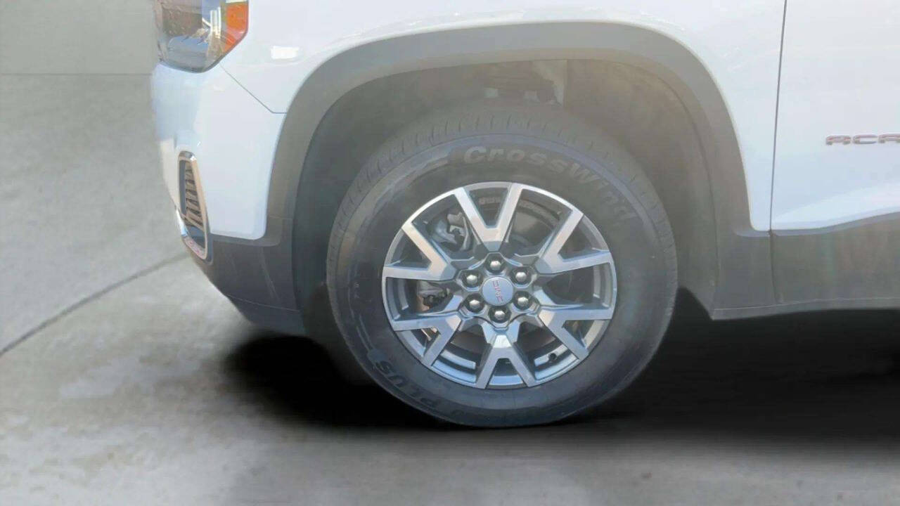 2023 GMC Acadia SLT Image 9 of 29