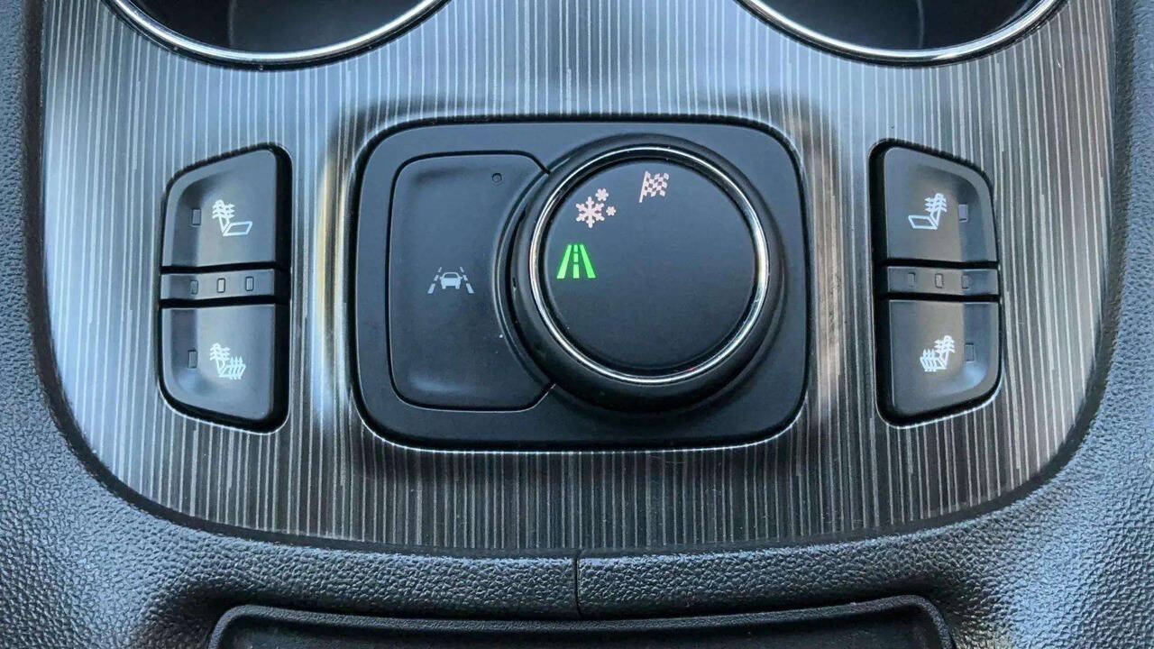 2023 GMC Acadia SLT Image 22 of 29