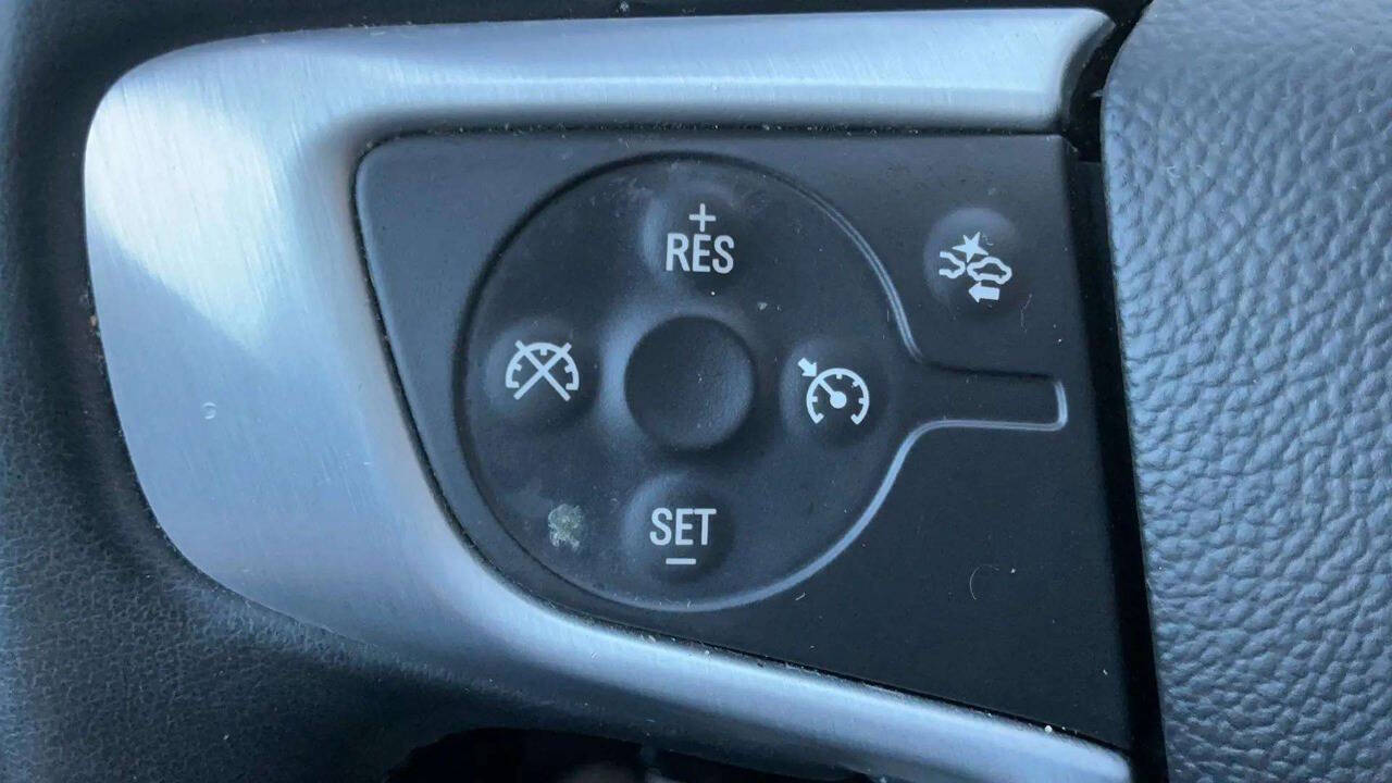 2023 GMC Acadia SLT Image 25 of 29