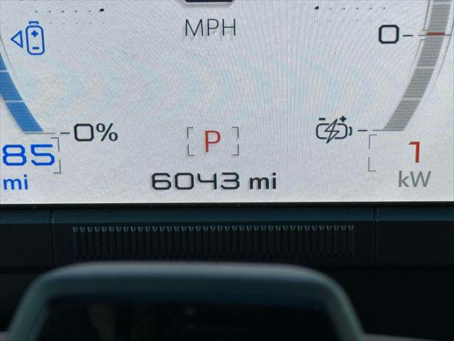 Vehicle image 8 of 23