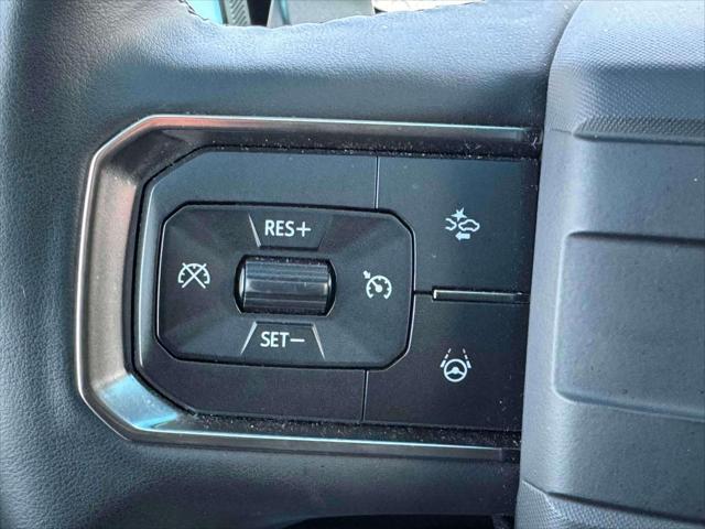 Vehicle image 13 of 23