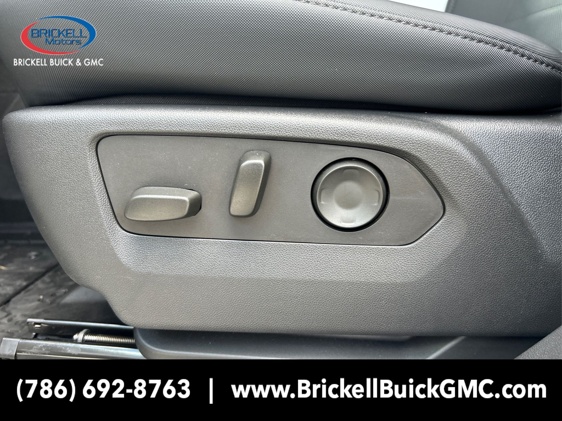 Vehicle image 17 of 35