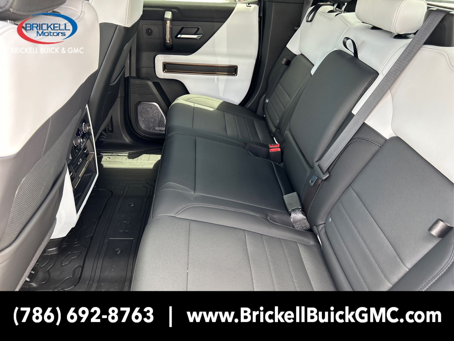 Vehicle image 10 of 35