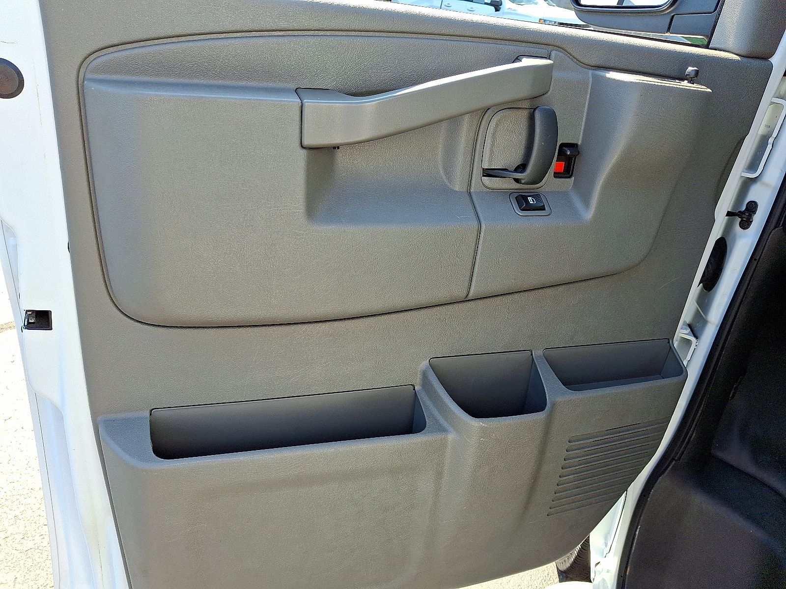 Vehicle image 17 of 30