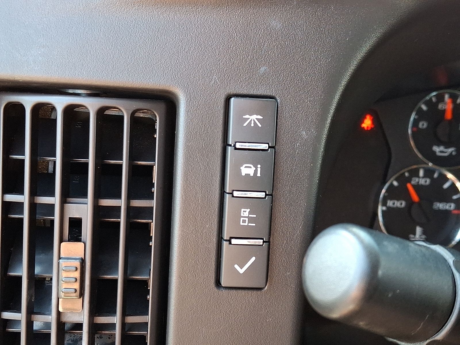 Vehicle image 26 of 30
