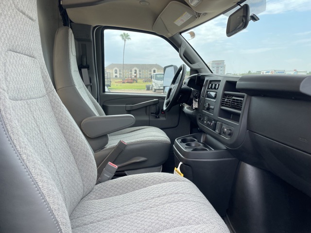 Vehicle image 9 of 16