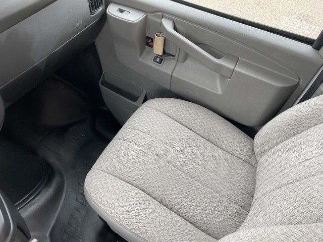 Vehicle image 15 of 19