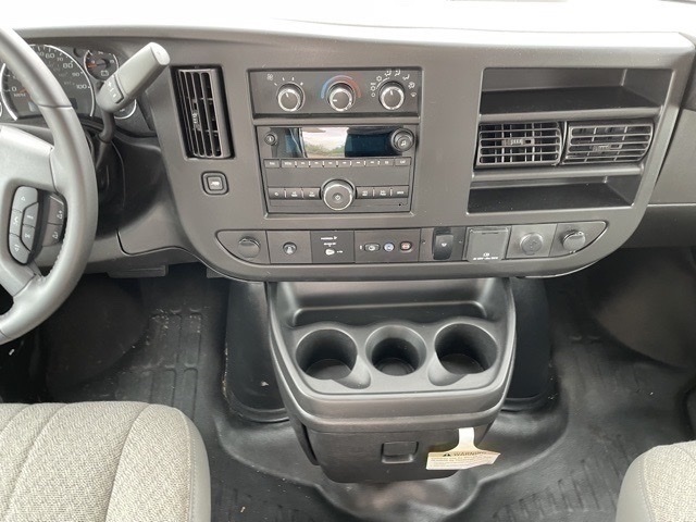 Vehicle image 14 of 19