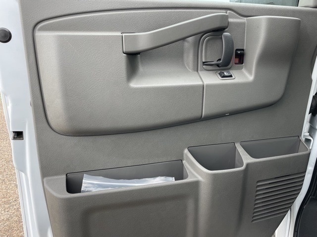 Vehicle image 12 of 19