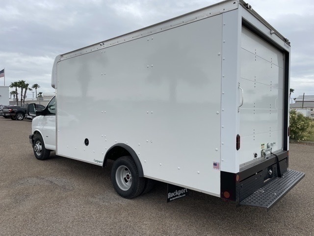Vehicle image 5 of 19