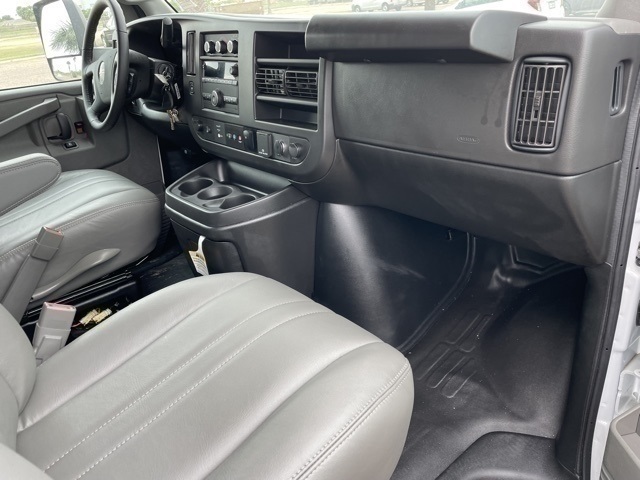 Vehicle image 18 of 18