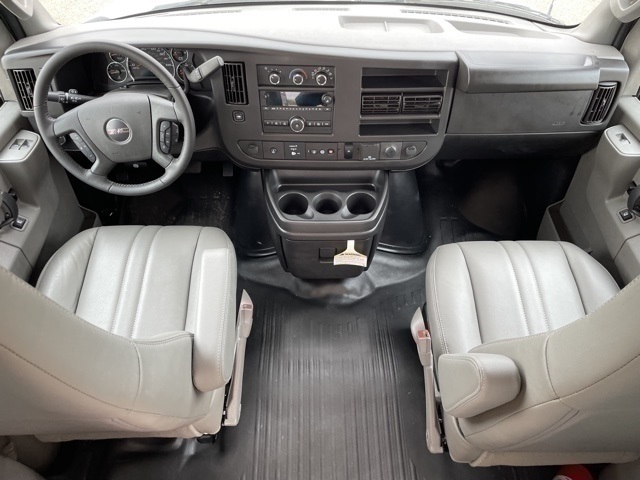 Vehicle image 7 of 18