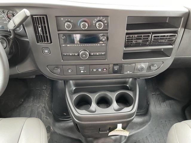 Vehicle image 16 of 18