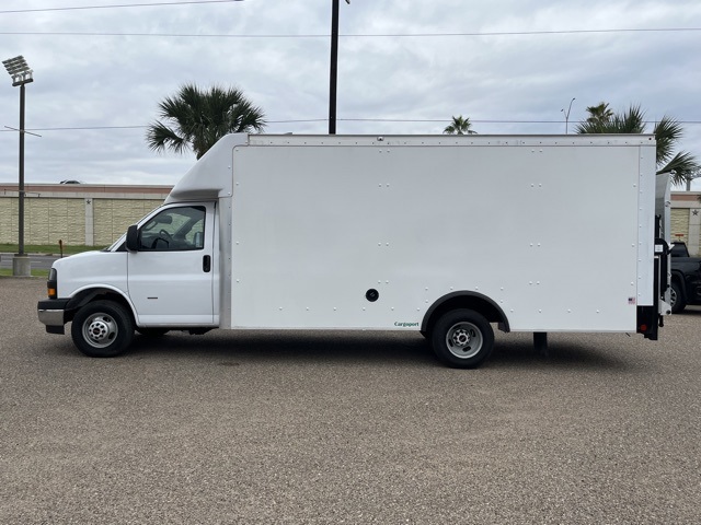 Vehicle image 6 of 21