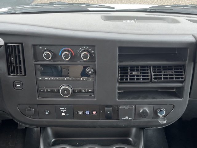 Vehicle image 15 of 21