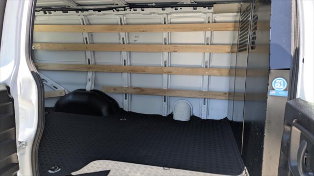 Vehicle image 11 of 29