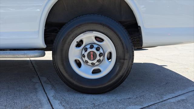 Vehicle image 9 of 29