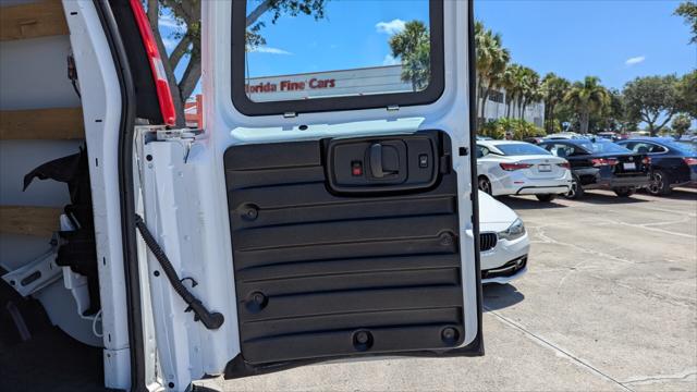 Vehicle image 22 of 29