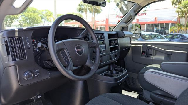 Vehicle image 18 of 29